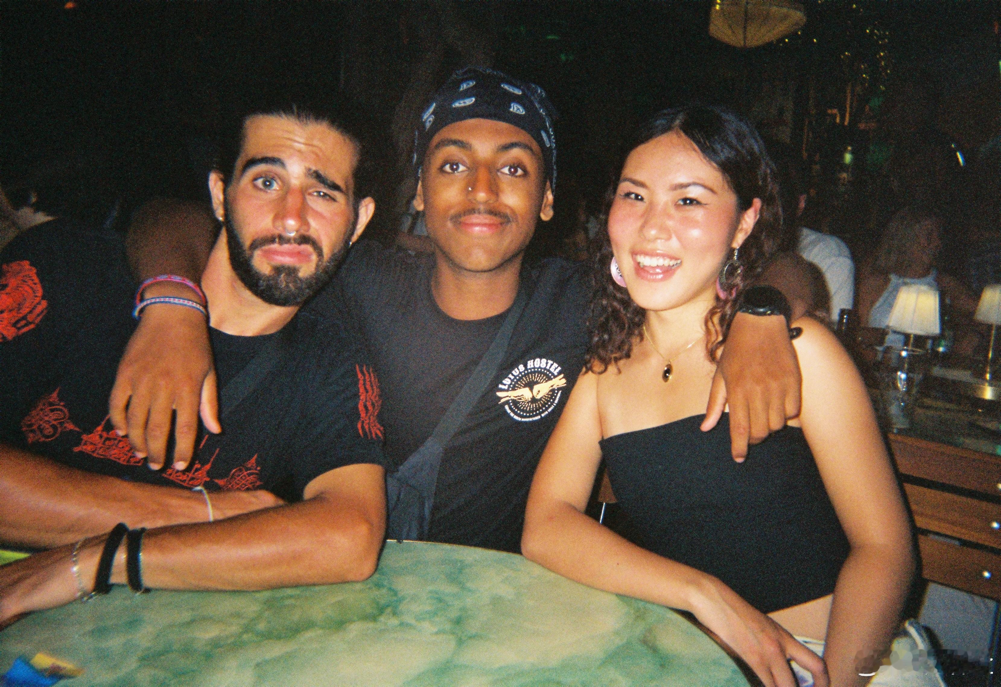 每天都在偷偷想你们 ​​​