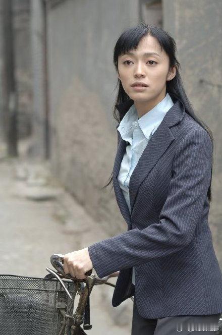 姚晨20年后当上了掌柜⚔️当年排山倒海闯祸，如今雷厉风行管事，蜕变成长，女强人气