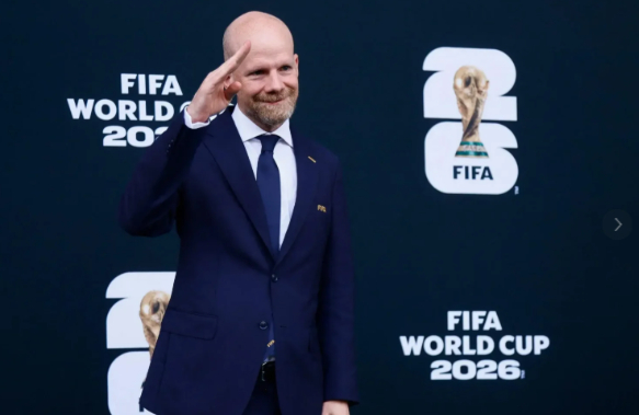 因凡蒂诺确认继续担任FIFA主席 道歉可以，辞职免谈——因凡蒂诺的逻辑就是：我错
