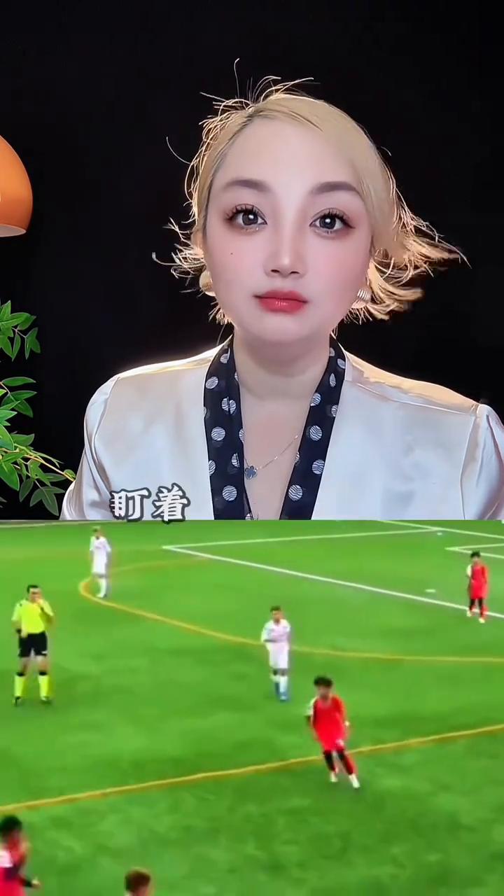 就这个后空翻，我反复看了几十遍，每看一遍眼眶都热一次。你可能也刷到了，一个12岁