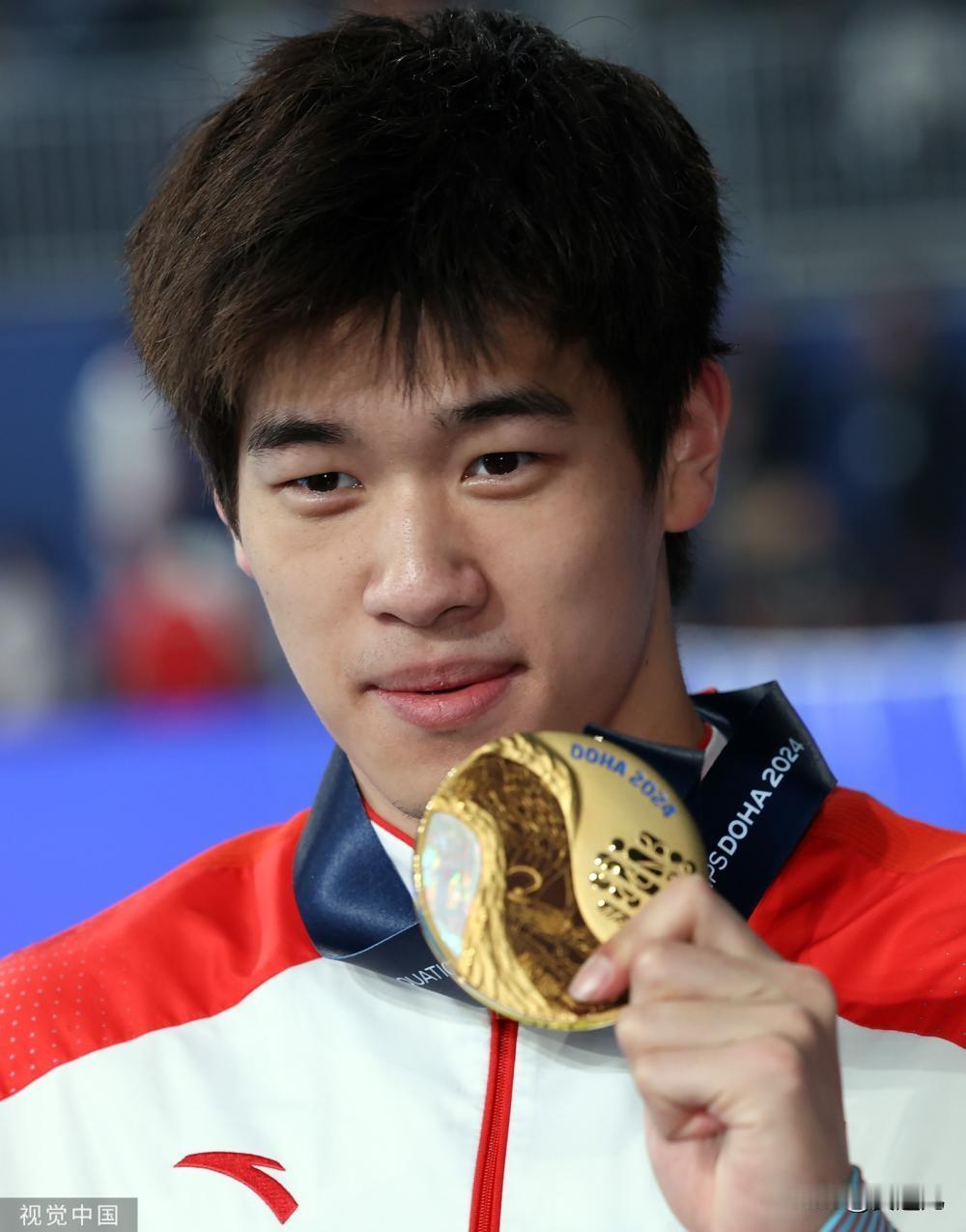 潘展乐获世锦赛男子100米自由泳冠军
北京时间2月16日凌晨，多哈世锦赛继续进行