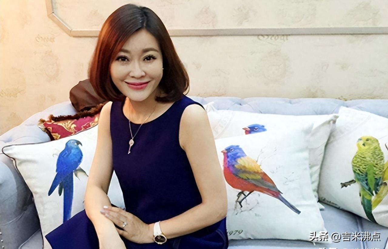 王小骞不播央视了，却总在直播间说“我懂”，可大家越来越不敢信了。她以前是《为您服
