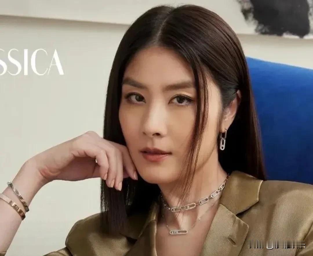 陈慧琳，太真实了！

大年初三陈慧琳现身马场，曝17岁儿子有容貌焦虑：他觉得自己