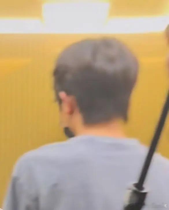 tg龙龙的狗啃后脑勺 