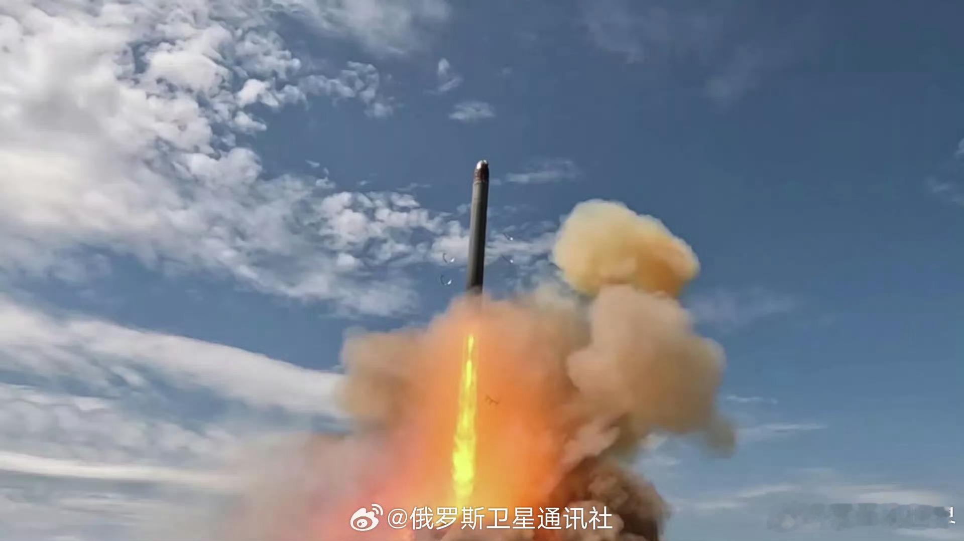 【普京称萨尔马特试射是无条件成功】俄罗斯总统普京将俄“萨尔马特”导弹系统成功试射