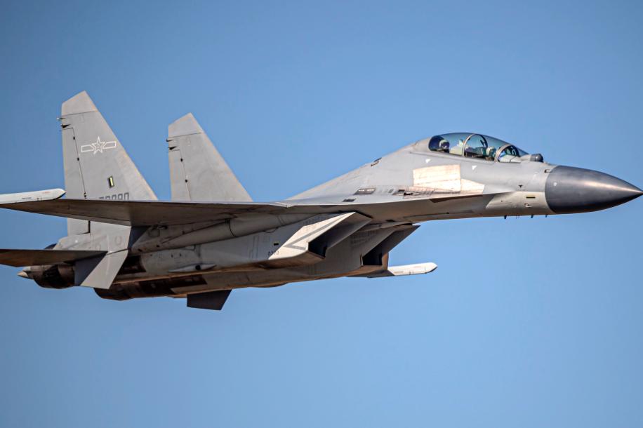 【11架次解放军军机大早上远航长航，直赴西太平洋】

2月11日中午1点10分，