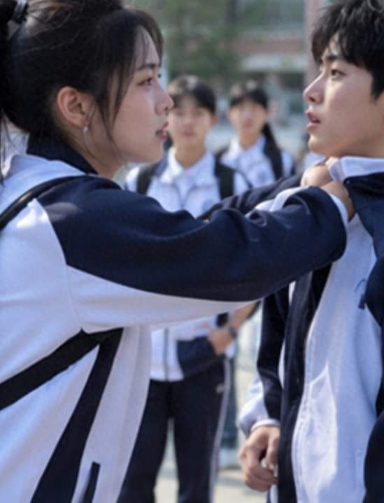 女儿跟同学打架，我赶去一看，对方竟是前妻带走的儿子
