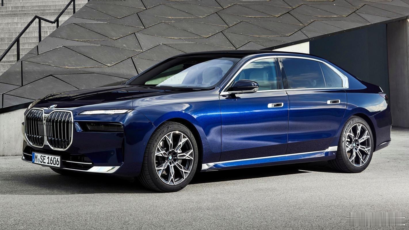 宝马7系降价约27万新年BBA车价大降春节看车热潮中，豪华品牌燃油车降价促销成主