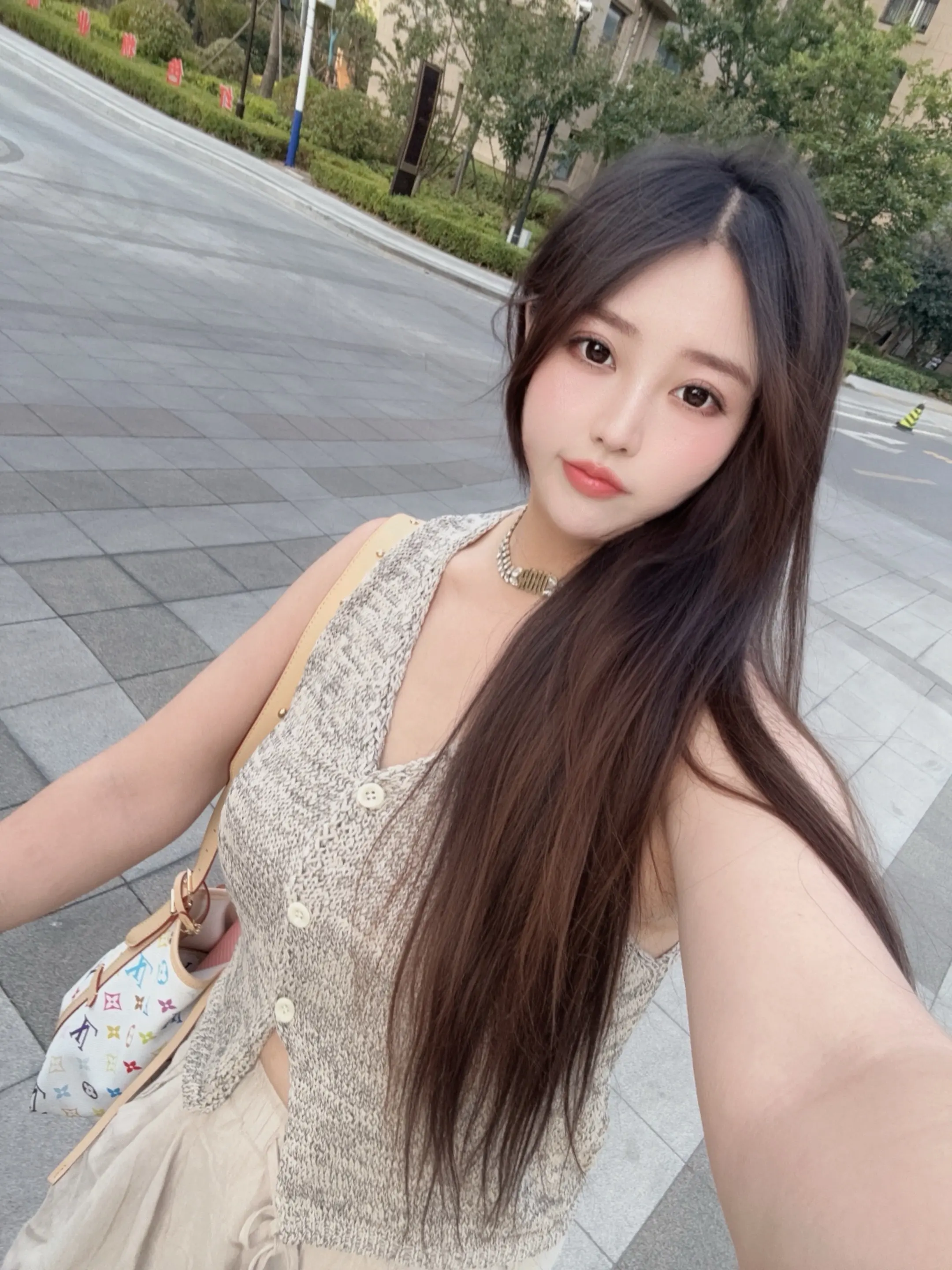 自己习惯了把心事藏起来然后慢慢消化