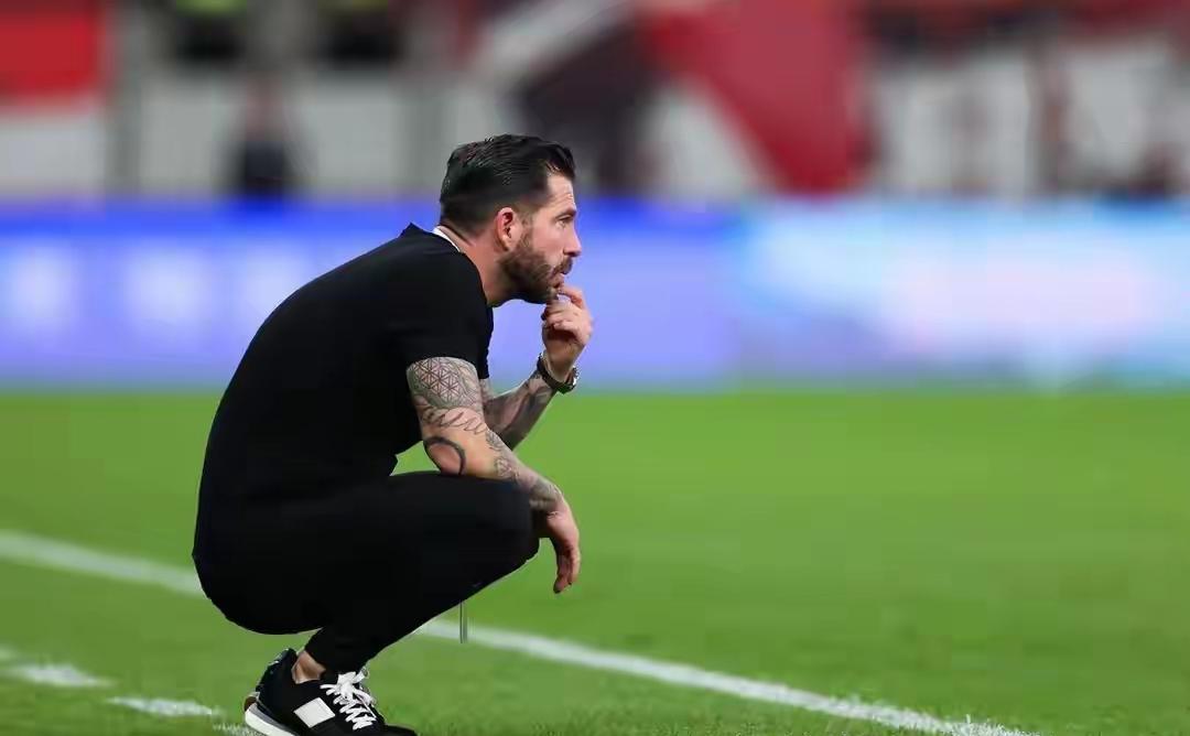 中超第八轮，下课主帅排名！
第一，浙江队阿洛伊西。
浙江队目前2胜2平4负排名第