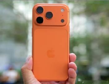 新机还没发呢，老机型先动手？大家都在猜iPhone 18 Pro涨价，结果爆料大