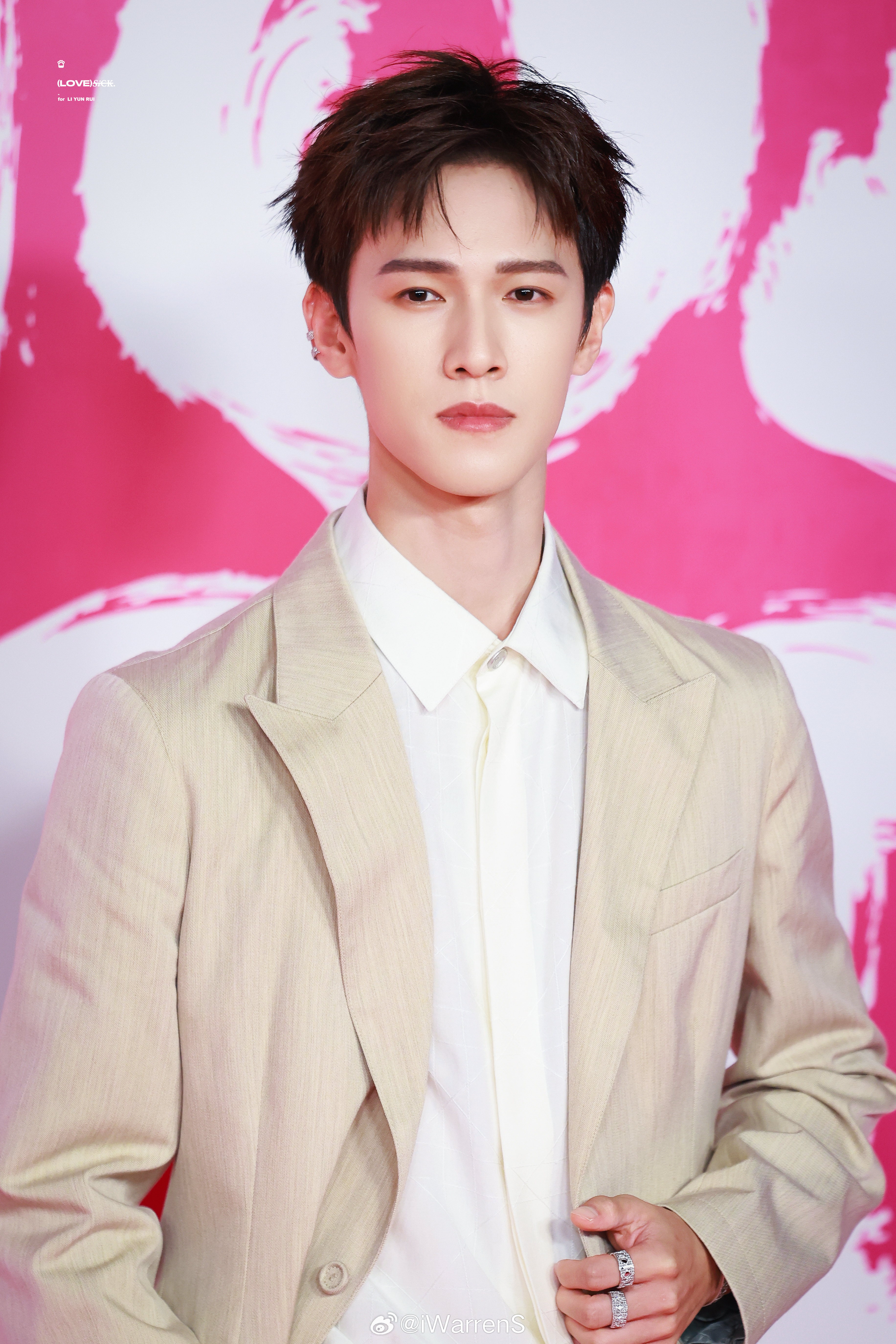 李昀锐迪奥活动生图路透来了，小林也太帅了吧！[拜托] ​​​