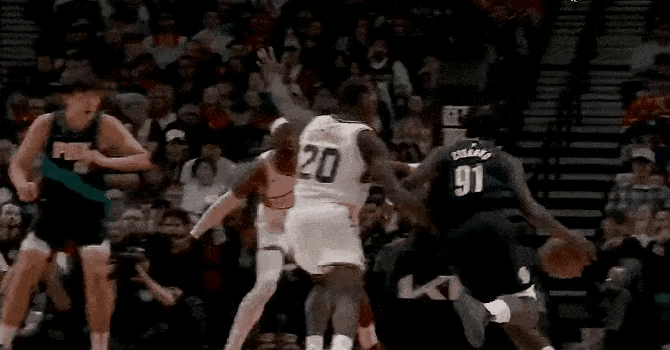 杨瀚森爆扣，状态越来越好了。