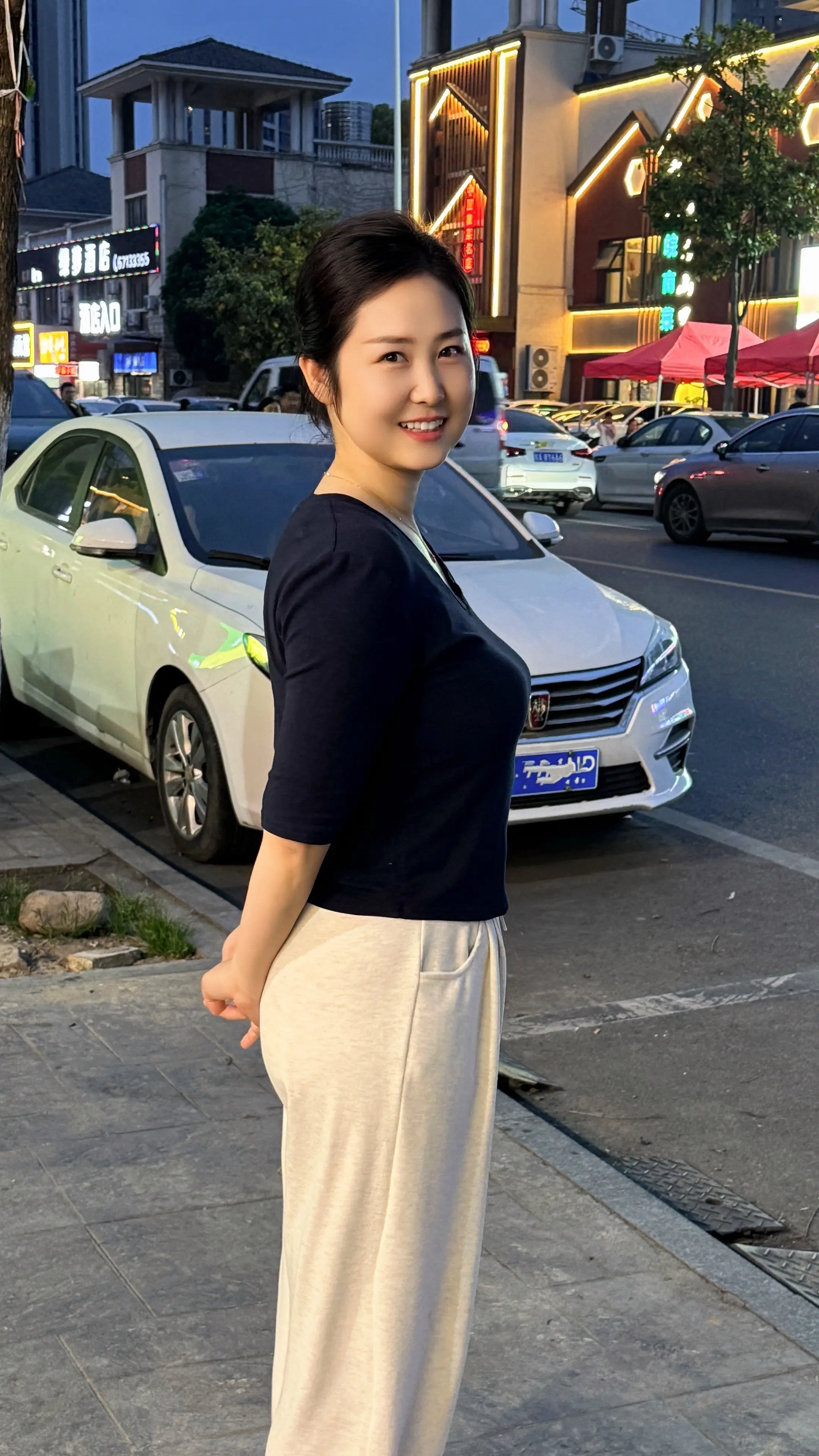 如果生活累了倦了，就来合肥吃三件套：烧烤，啤酒，小龙虾