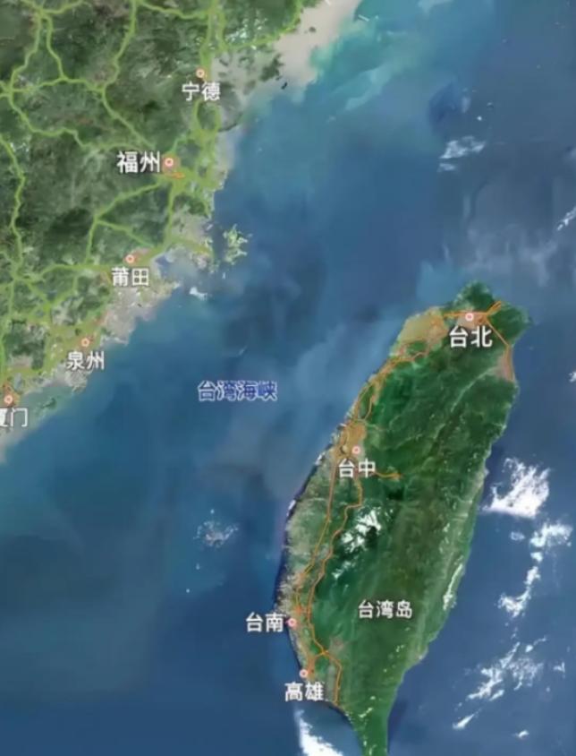 台海问题拖到今天，最大的教训并不是外部压力太强，而是自身束缚得过于深。空谈压过了