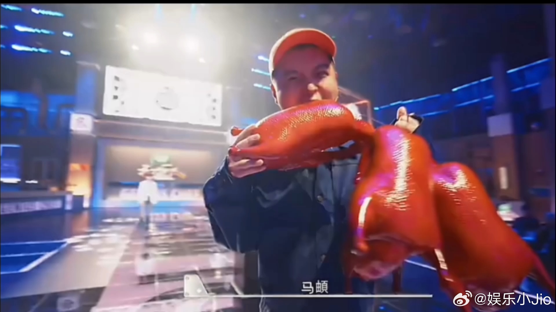马頔吃饭搭子李纯马頔一提李纯就笑天才厨人美食达人马頔遇上对口综艺啦！探店做菜样样