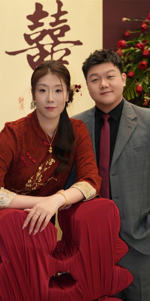 张霄白办订婚宴晒订婚照，与女友杨艺进入新阶段，订婚宴很有仪式感评论区祝福满满！德