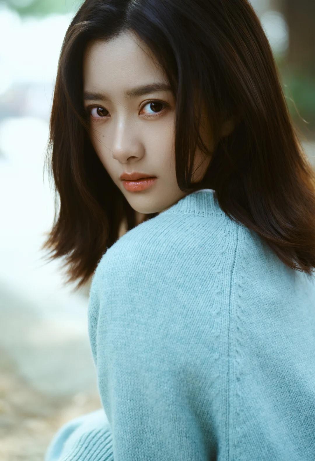 有风的季节🧚🏻‍♀️
谢谢☺️
💄：@姜姜姜
📷：@echo
	
明星不