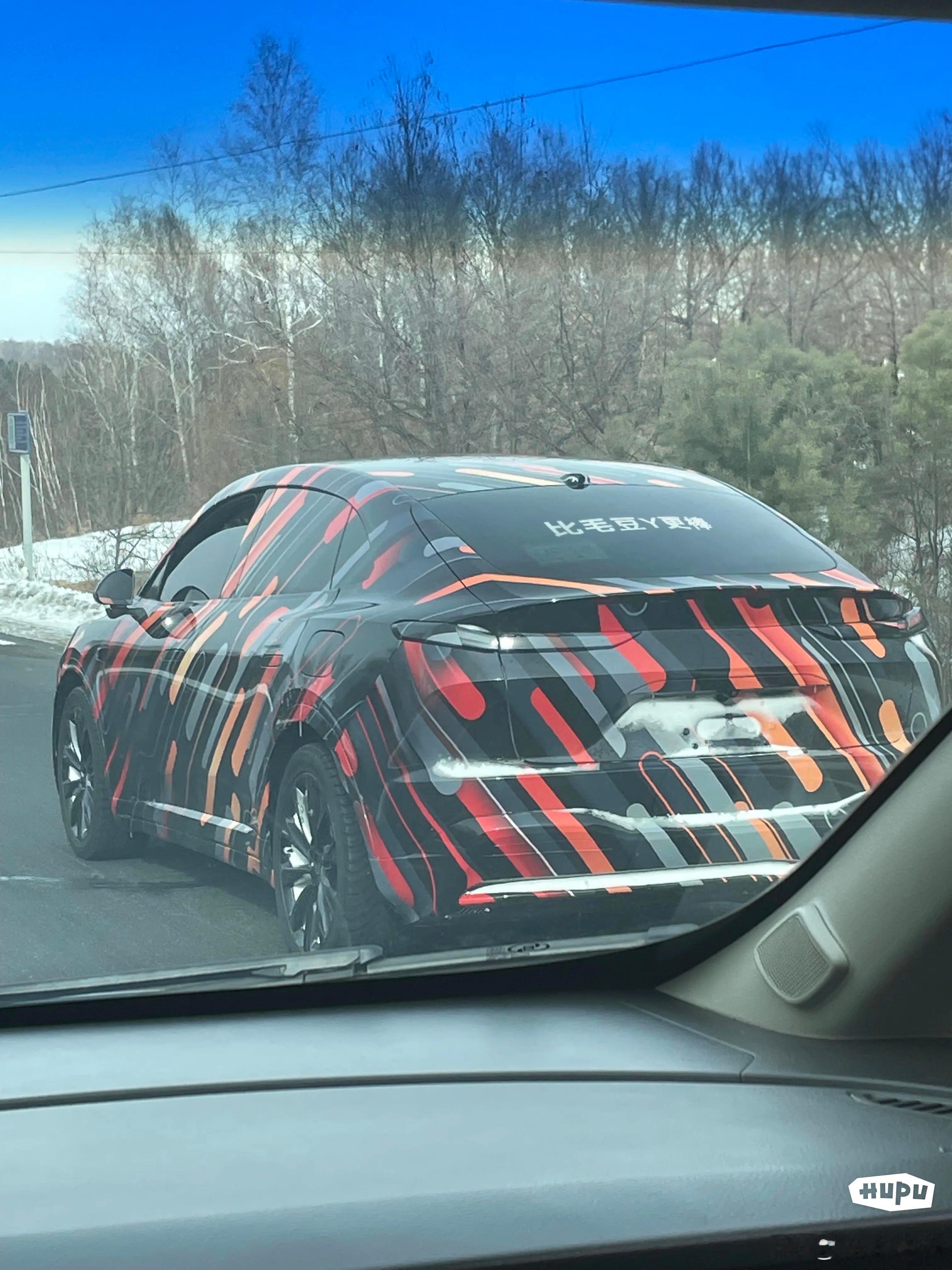这个就是蔚来子品牌“阿尔卑斯（大别山）”新车，直接疯狂输出Model Y。 ​​