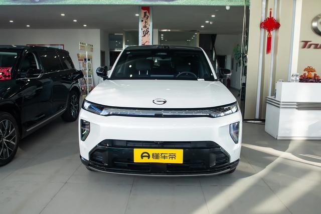 7 月 22 日晚，2027 款传祺向往 S7 PHEV 正式上市，新车定位于中