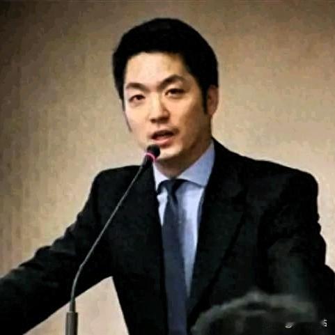 黄国昌和蒋万安始终是狗嘴里吐不出象牙，针对大陆演习，他们只是单方面谴责大陆，扬言