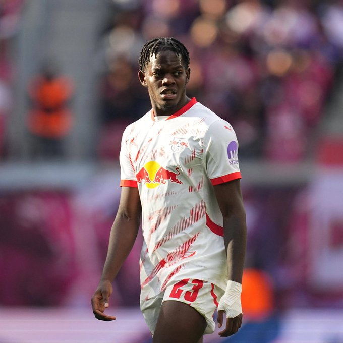 ESPN曼联对今夏从莱比锡签下法国后卫卢克巴表现出了浓厚的兴趣，潜在的转会费在5