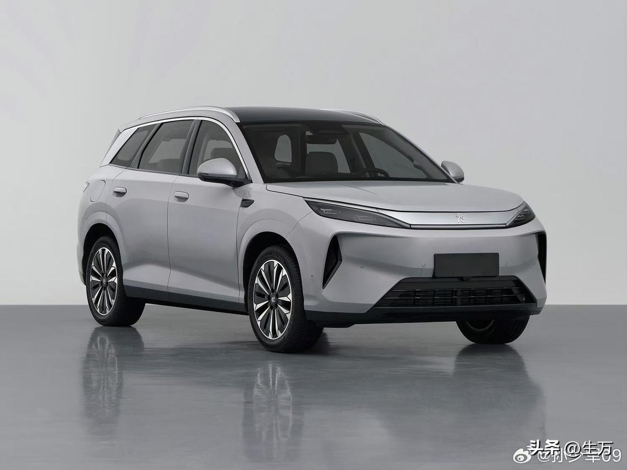 比亚迪新的海豹和元plus EV来了！

就在刚才，比亚迪在工信部申报了他们的海