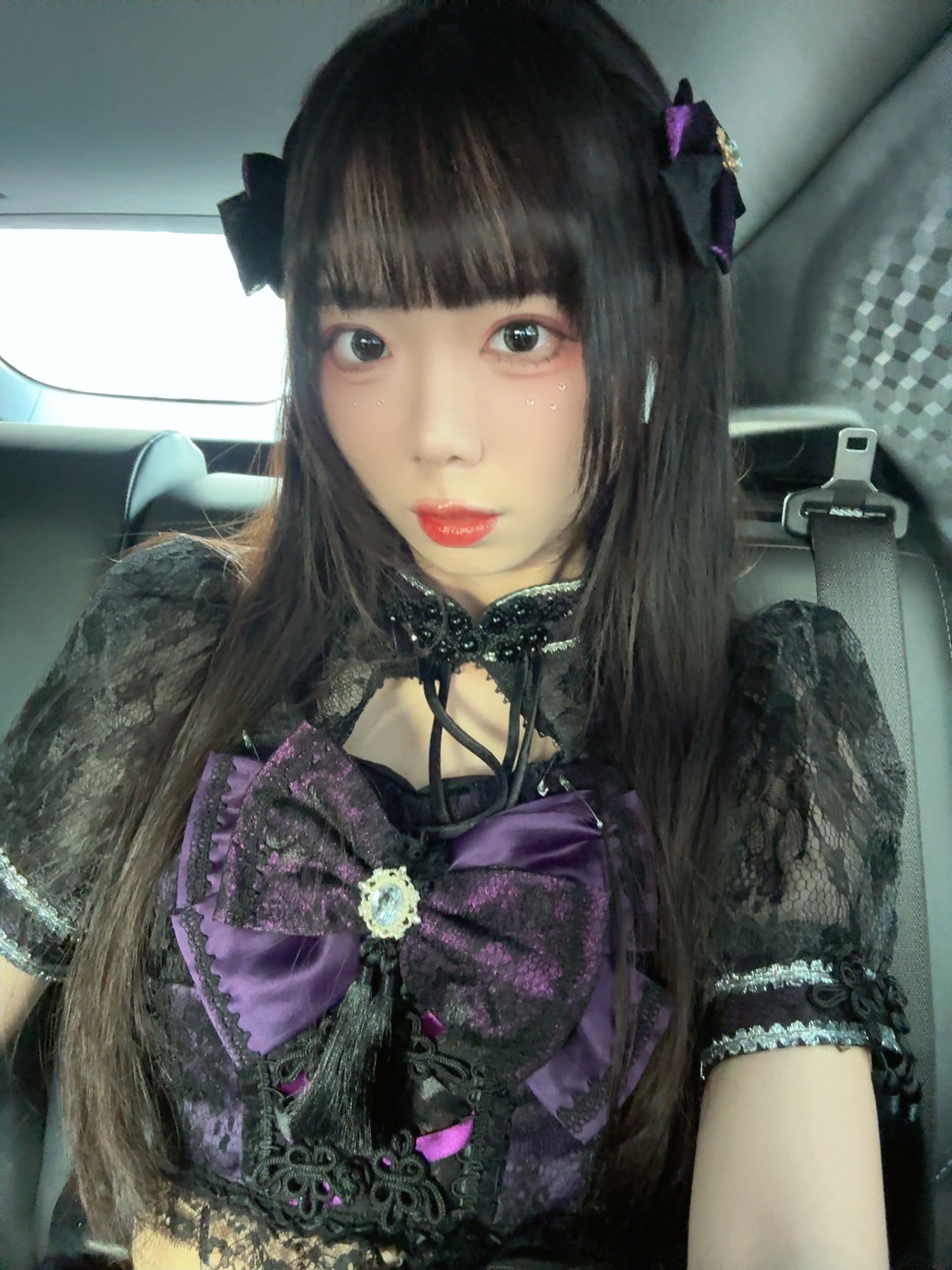 穿紫色女人衣服💜 ​​​