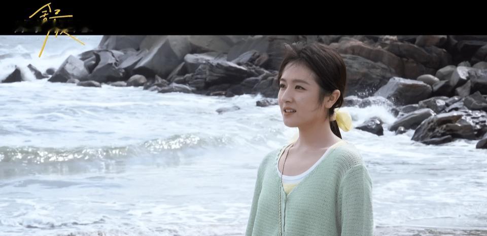 刘昊然李兰迪新剧杀青氛围夯夯夯看花絮这俩人互动也太可爱了，戏外比戏里还好嗑～ 