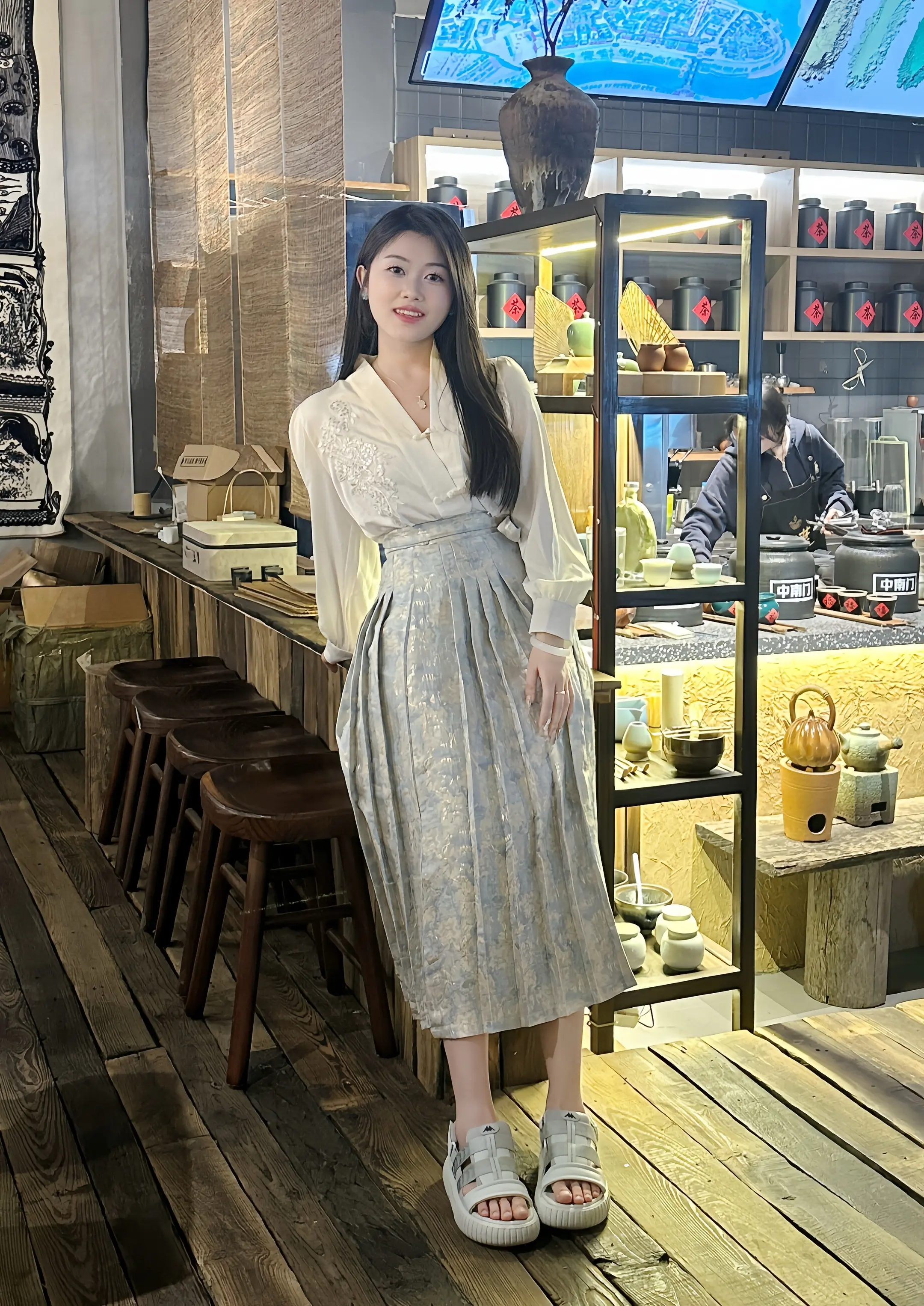 个个都说不结婚，结果就我听进去了，都说不急，结果一个个都结婚了。