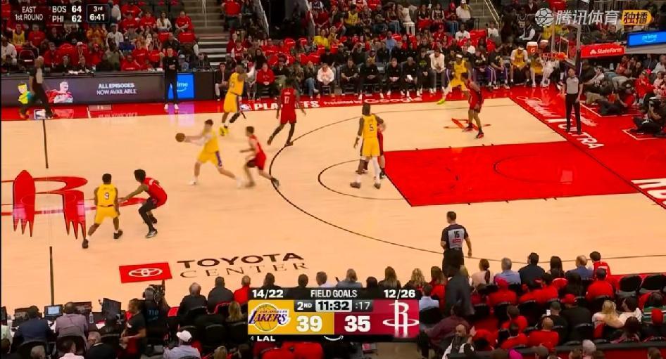 湖人打得好感人啊！
全队都好积极
看着好感动
	
老詹基本盘很稳
每一场都有发挥