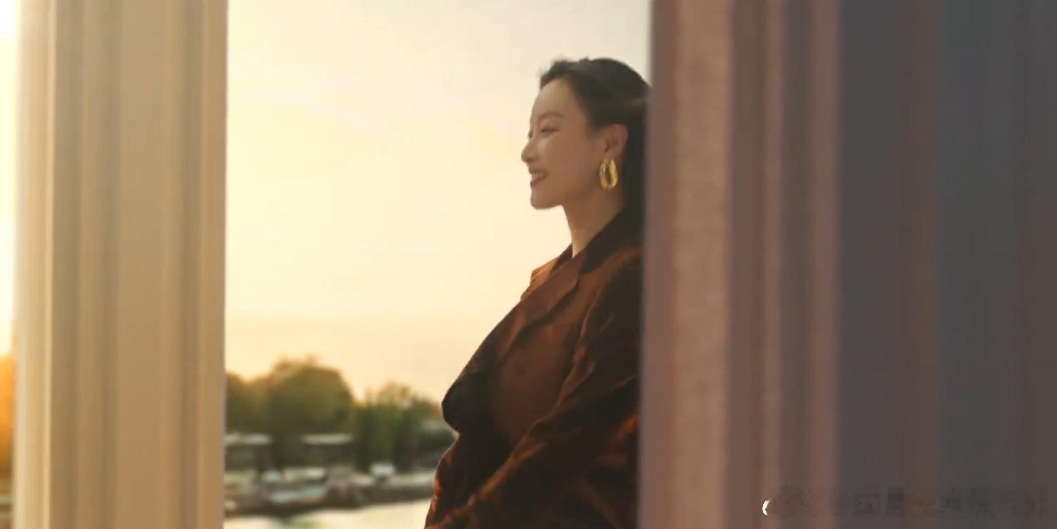 #倪妮MissWiss鲨鱼裤全球代言人# 倪妮的代言真的是审美又实用，特别是看到