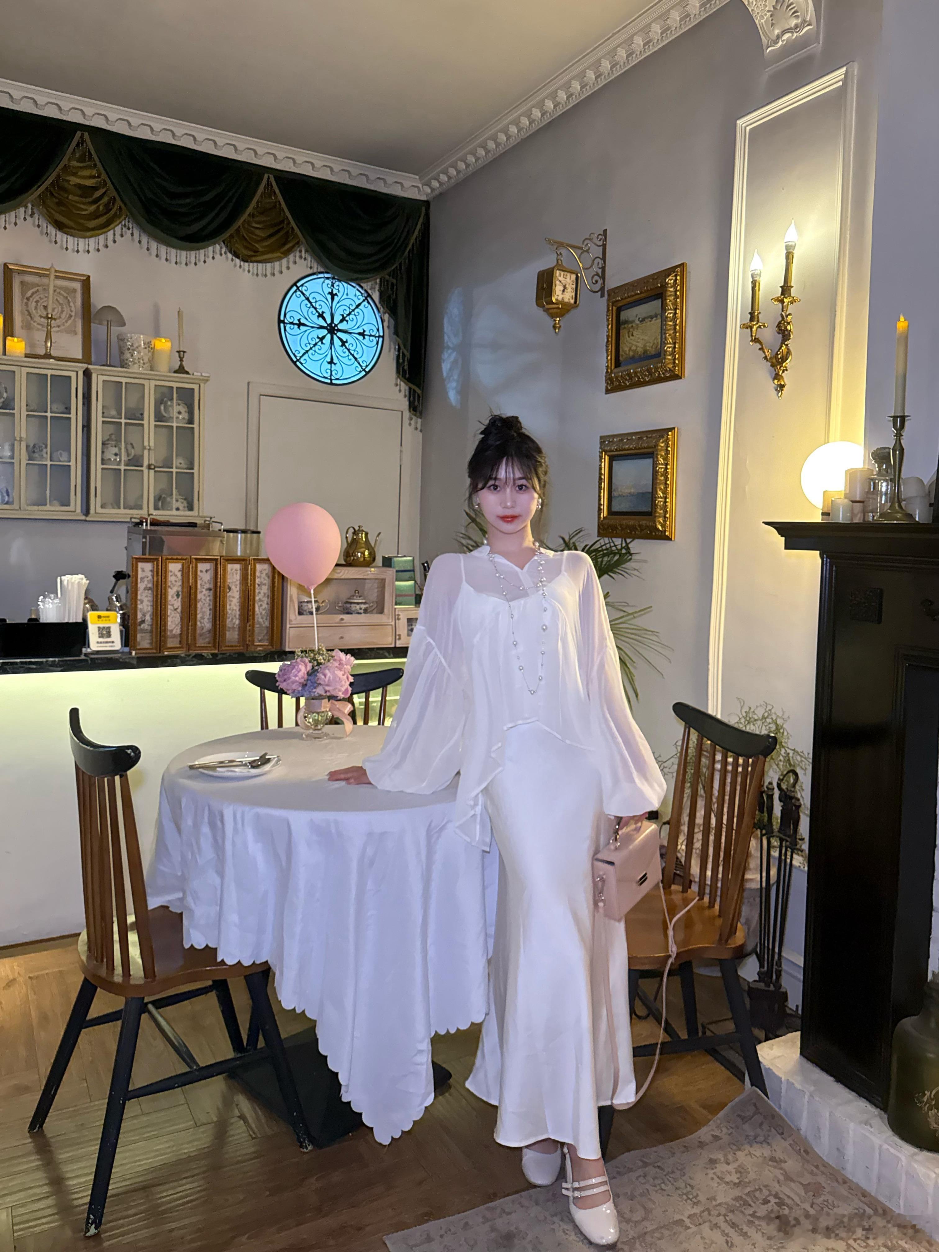 白月光归国🧚🏻‍♀️👗:绮雨薇 ​​​