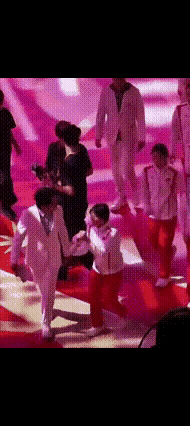 全红婵最近几天到香港参加活动，遇到王祖蓝，两个人真是太搞笑了。
      17