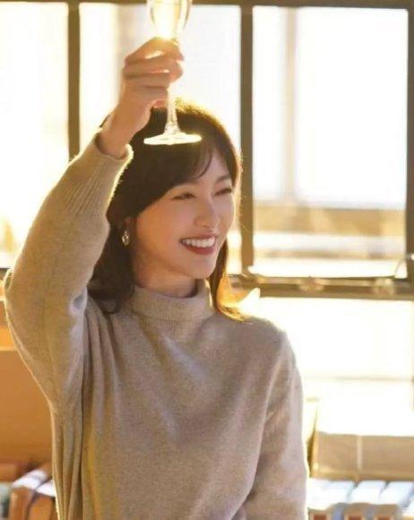 晏紫东新剧谈上唐嫣了年下忠犬谁顶得住哇，晏紫东演纯情作家孤烟也太贴了吧！和唐嫣姐