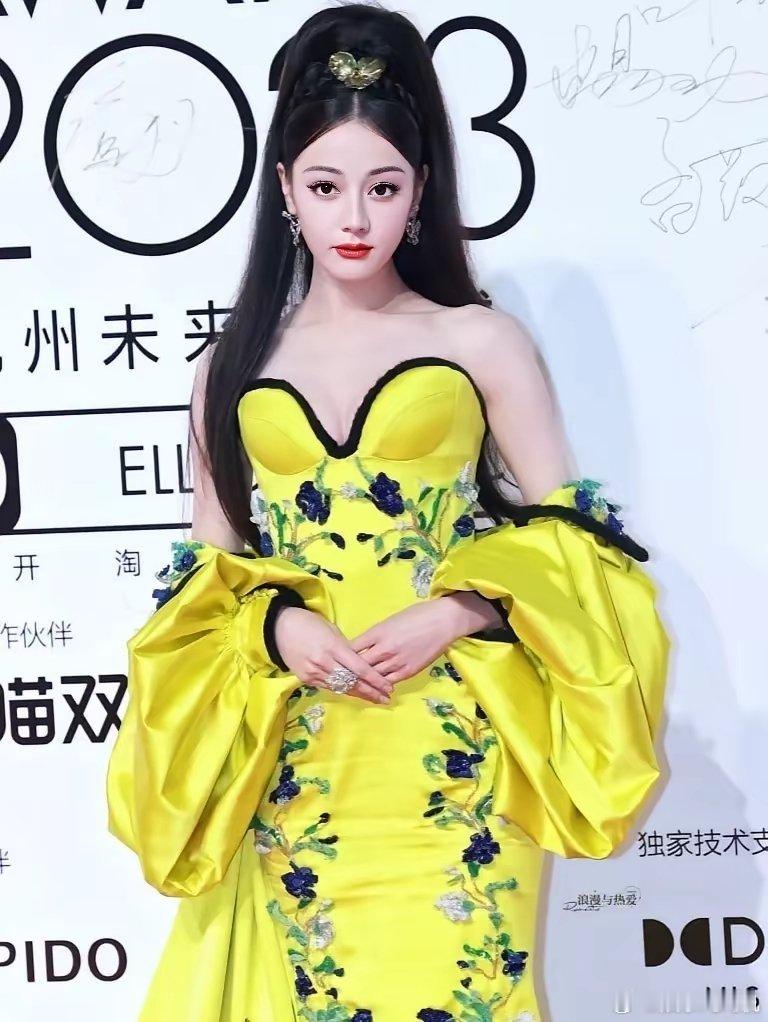 迪丽热巴接下来不会拍戏了，不是因为她资源下降，也不是得罪了什么重要的大导演，而是