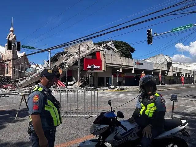 菲律宾地震截至目前已经造成37人遇难，上百人受伤，而且这个人数可能还会继续上升。