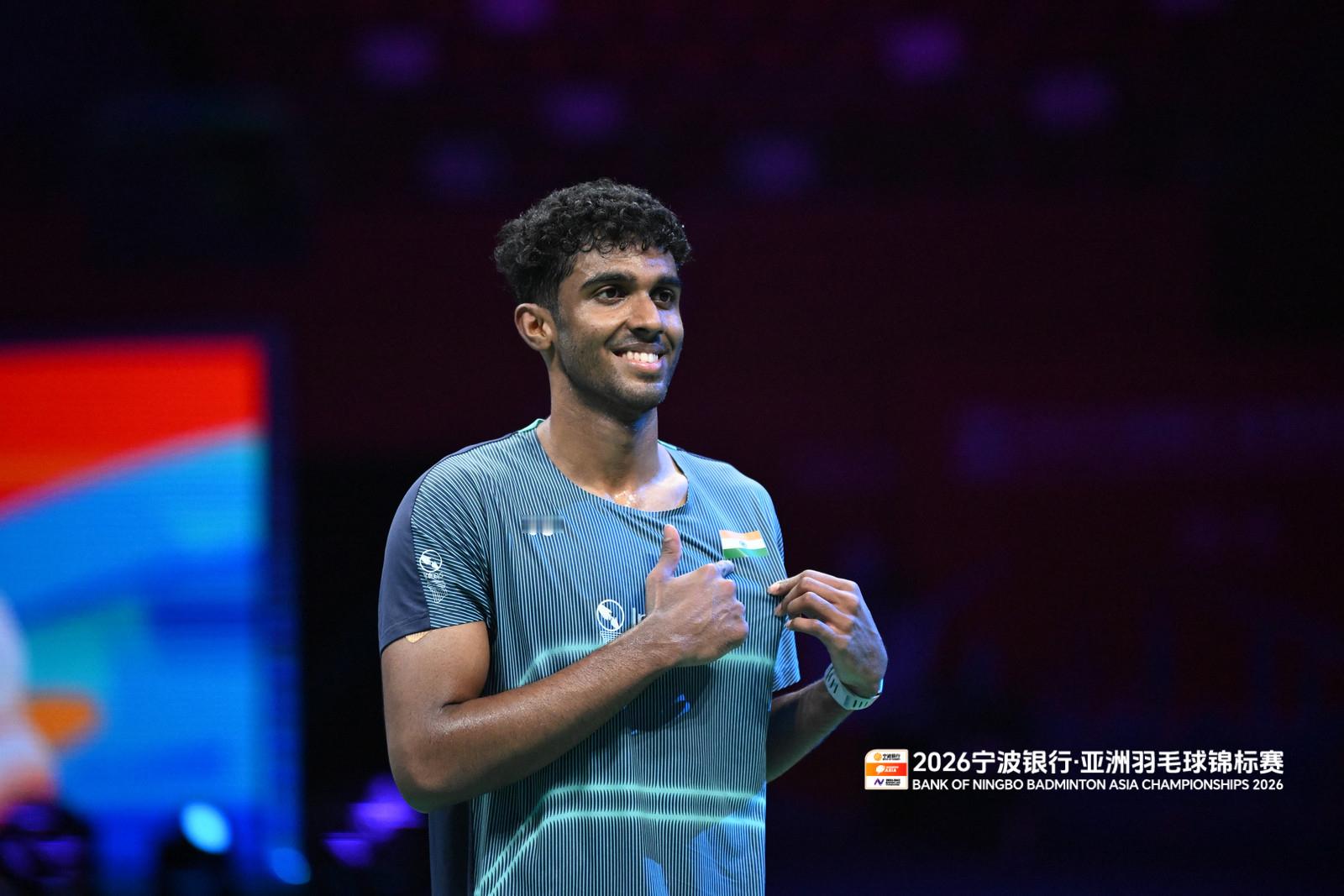 【阿尤什赛后采访：坚信自己能做到这些 期待决赛对阵石宇奇】Q：战胜世界排名第一的