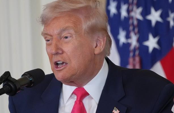 美方突然抛出的狠话 ，直接把台海议题炸上热搜
 
“谁敢拦对台军售 就别怪我们动