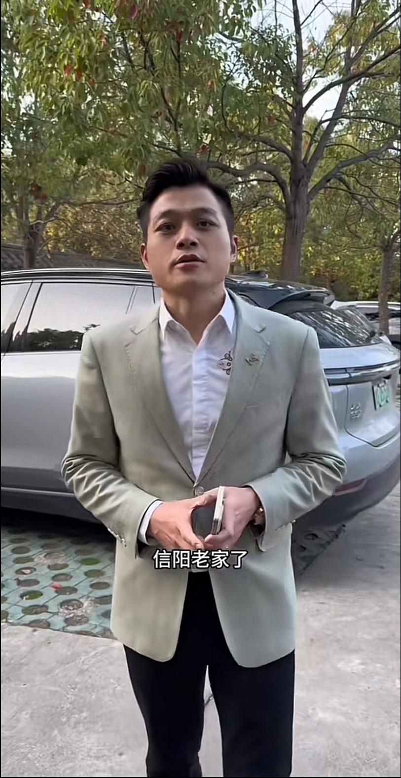 杨涛，河南信阳人，今年38岁，目前是深圳市千滋百味餐饮公司的创始人。

这履历看