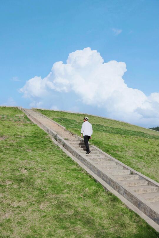 白云山上的动漫小草原，开始有点夏日feel了