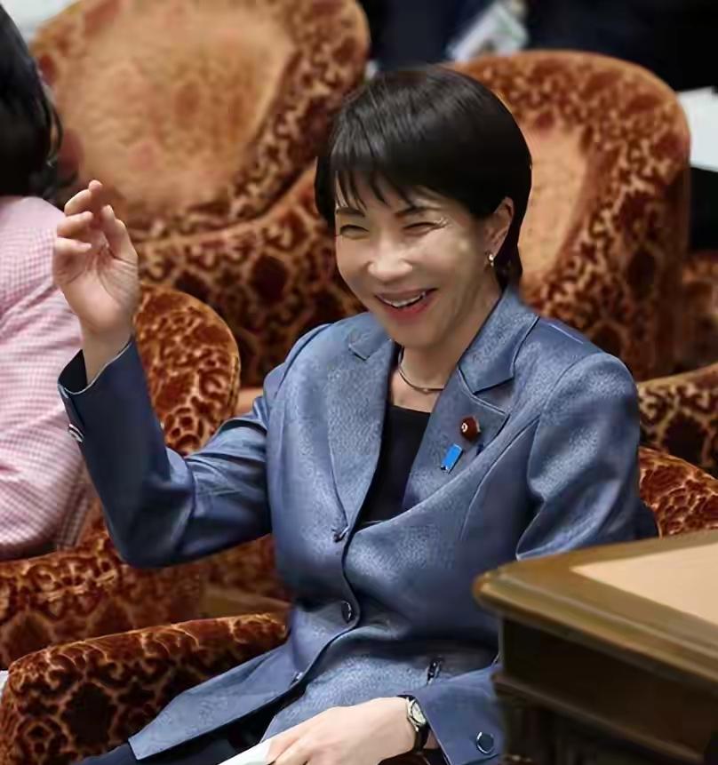 惊天反转！高市超90％支持率真相曝光，原来老百姓关心的是这一点