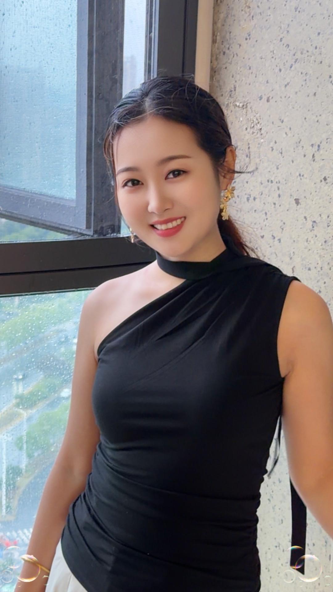 慕强是人性，自强才是王道。