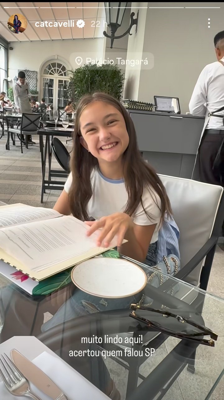 【🆘】插排Chappell Roan今天陷入巨大争议，被指责其保镖粗暴对待11