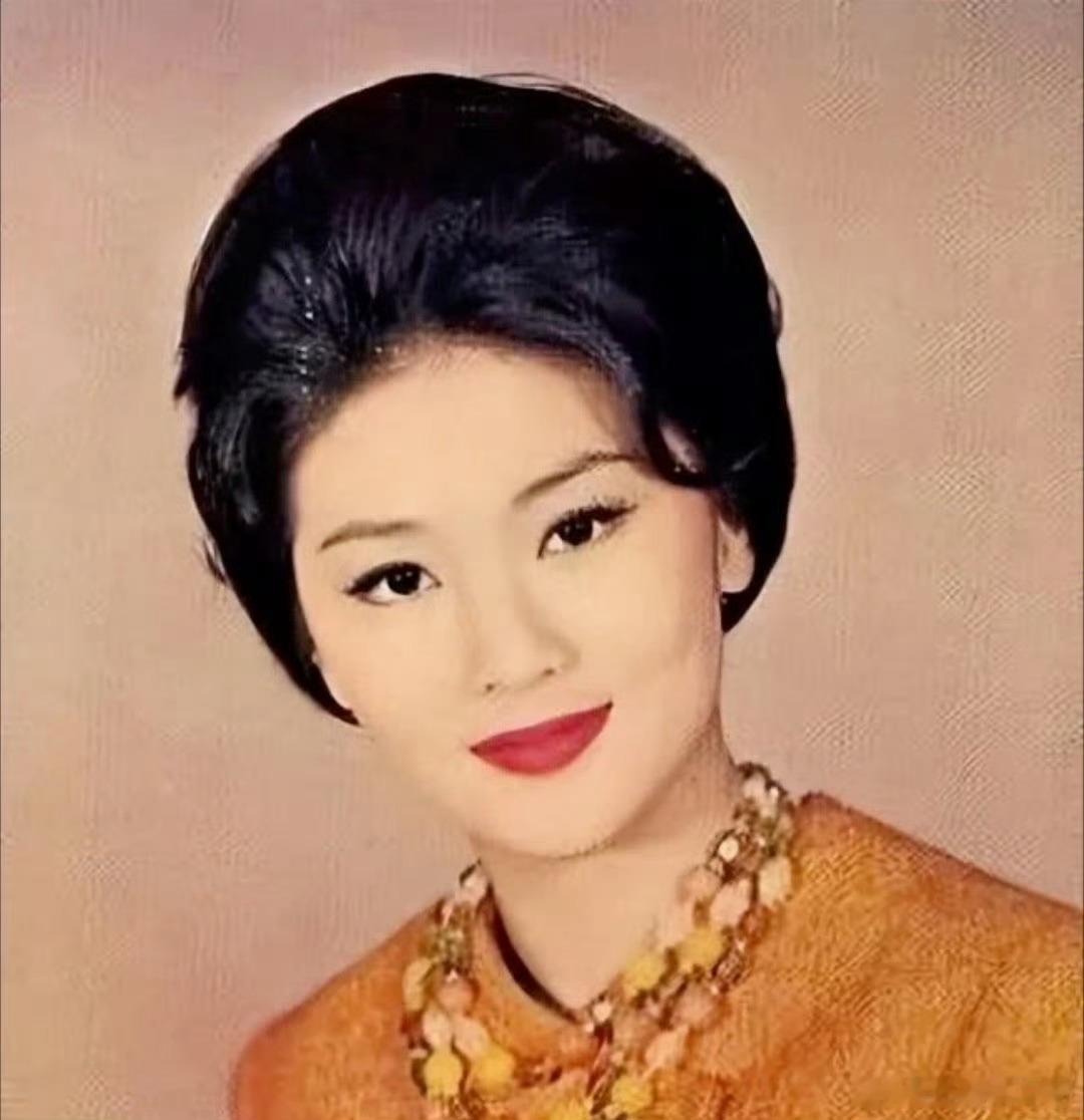 苗金凤去世不认识，但感觉好有气质啊！ 