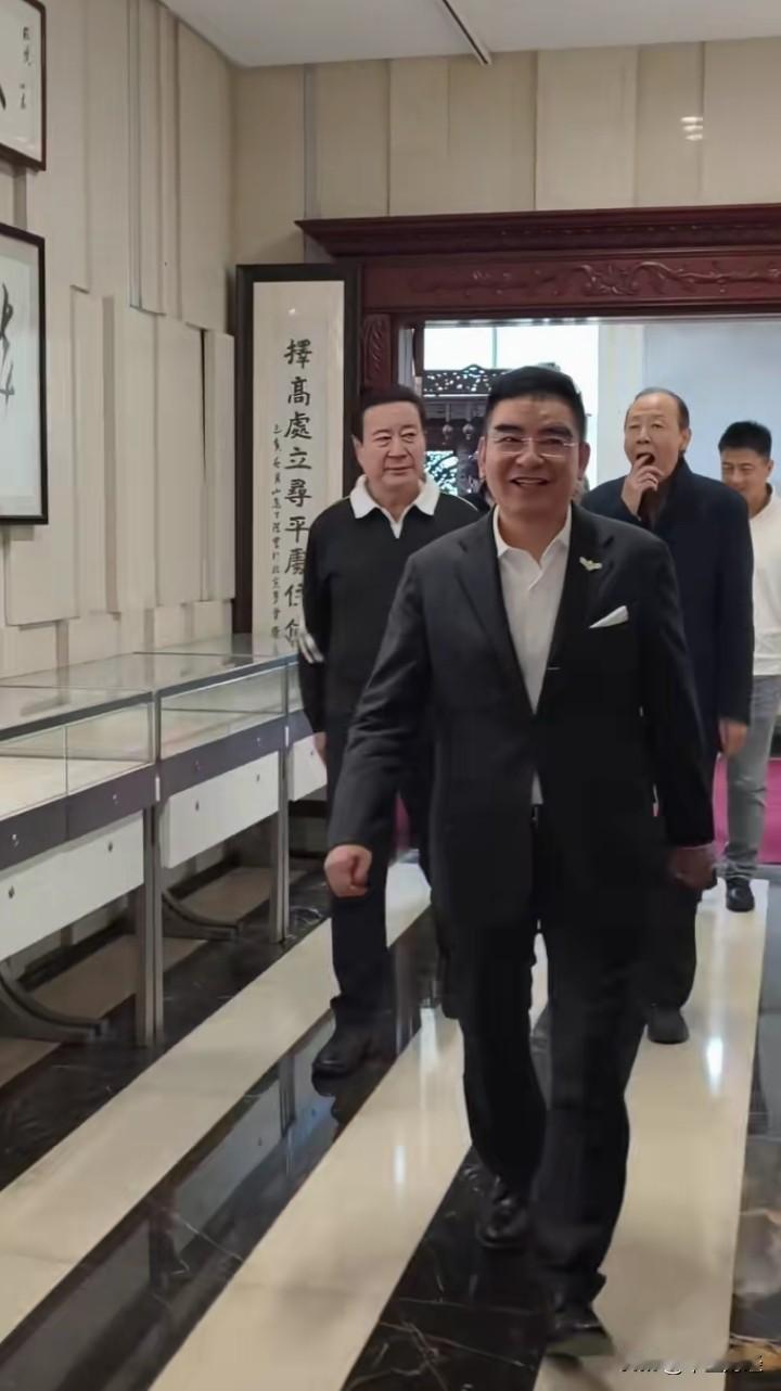 自信就像心里的定海神针，有了它，面对挫折困难时才能更有底气。自信能让人在困境中保