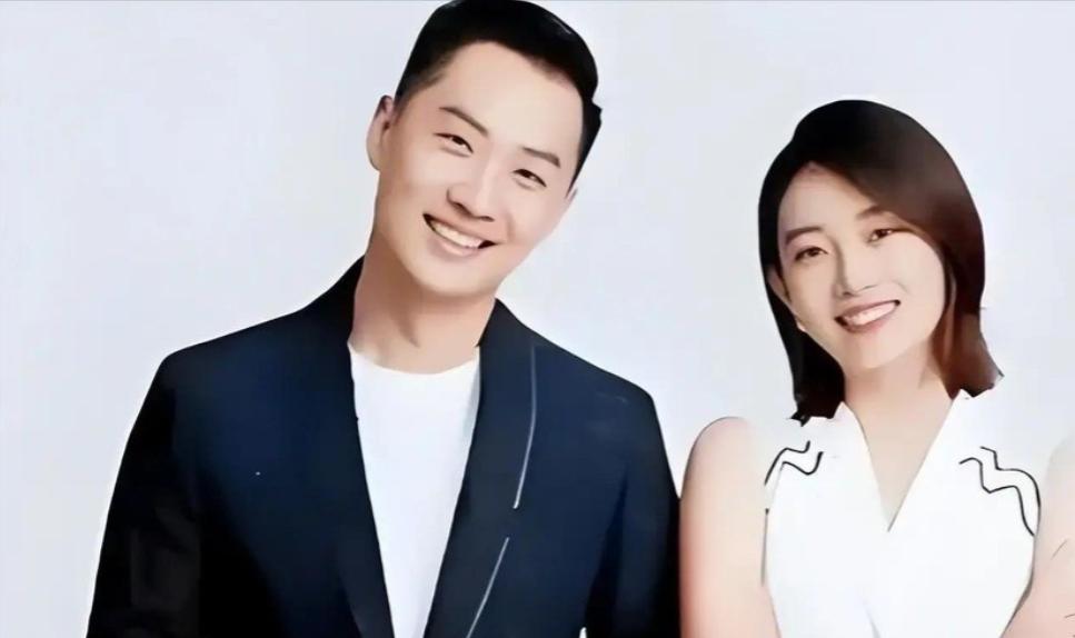 北大出身的央视主持人舒冬，娶了在《狂飙》里演女警的刘若清，两人隐婚11年，儿子都