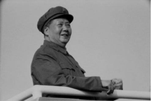 毛主席真是高明，不服不行！原来今天的渤海能完全属于中国，没有一艘外船胆敢驶入，完