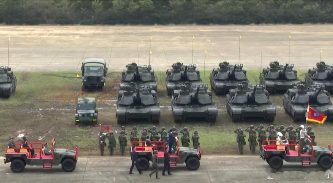 台军M1A2T主战坦克在湖口装甲兵基地举行成军仪式。据台媒消息：台军订购的108