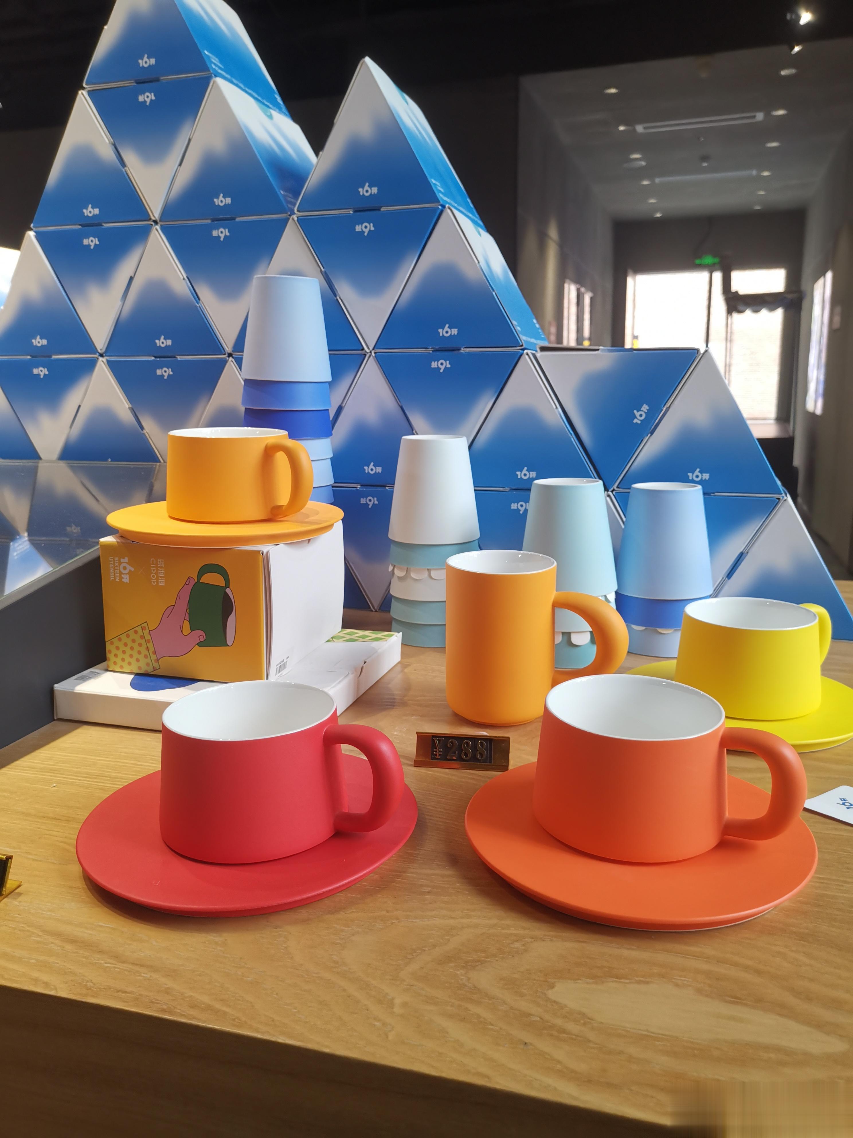 不想结节癌变， 4种食物尽量少吃1 烤肉类食品，烤肉类食品中含有大量的亚硝酸盐和